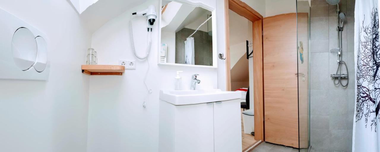 Apotek Guesthouse Hofn Ngoại thất bức ảnh
